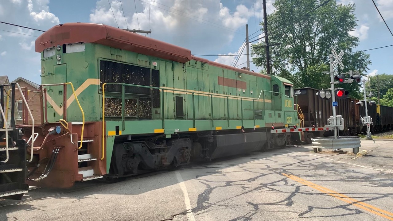 Track Damage Forces Train To Stop!    Van Runs Red Light, Green Monster Returns & Marion RR Diamonds
