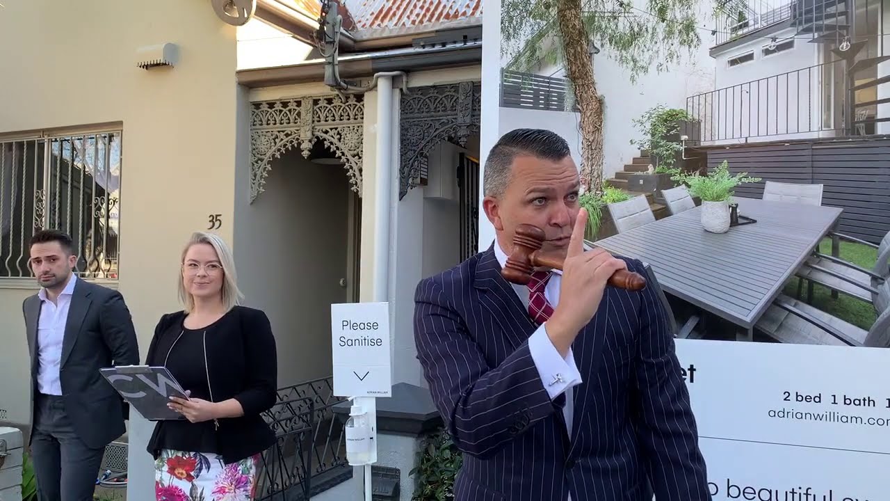 Sydney Auction - 33 Roseby St, Leichhardt - Clarence White Auctioneer