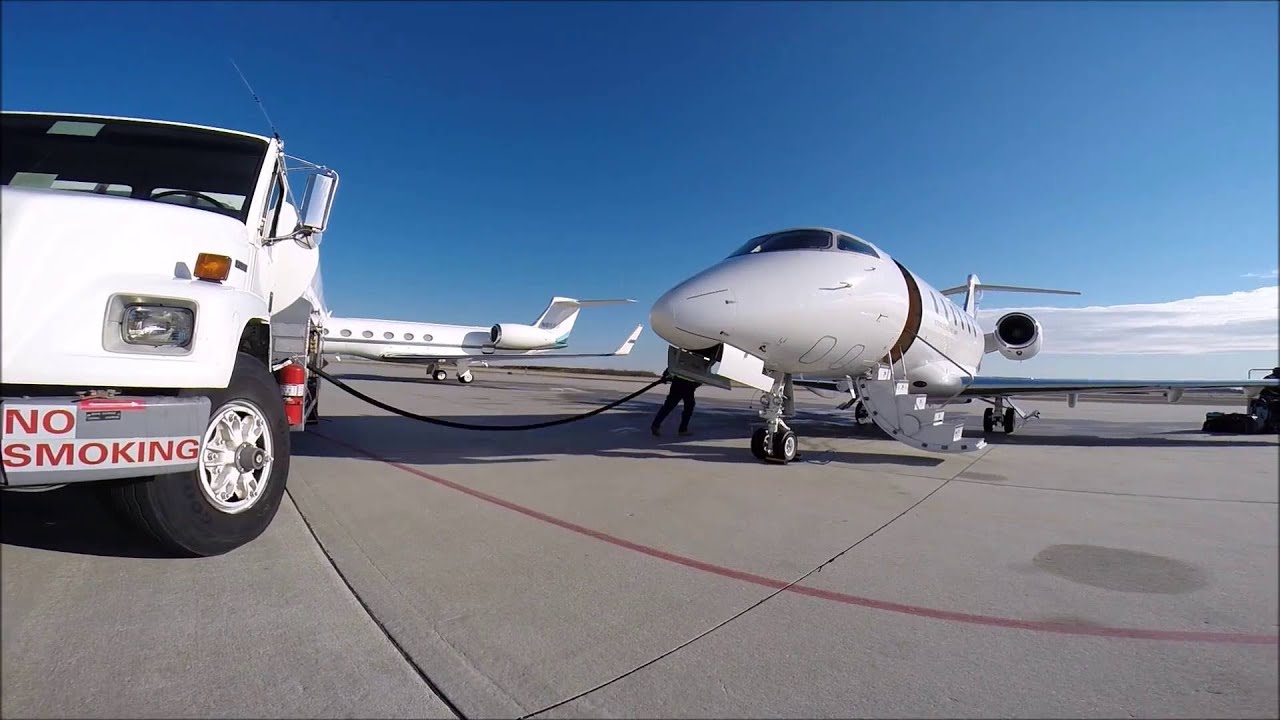 Bombardier Challenger 300 Cockpit/Cabin View
