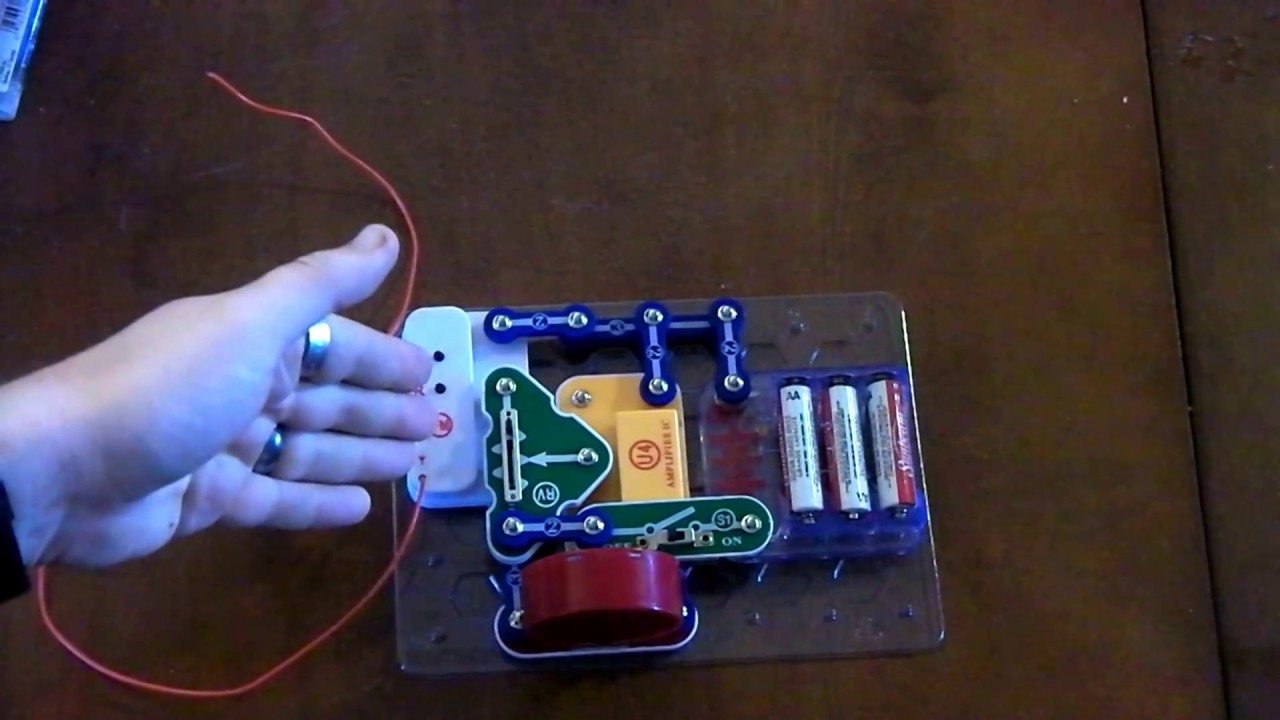 Snap Circuits FM Radio