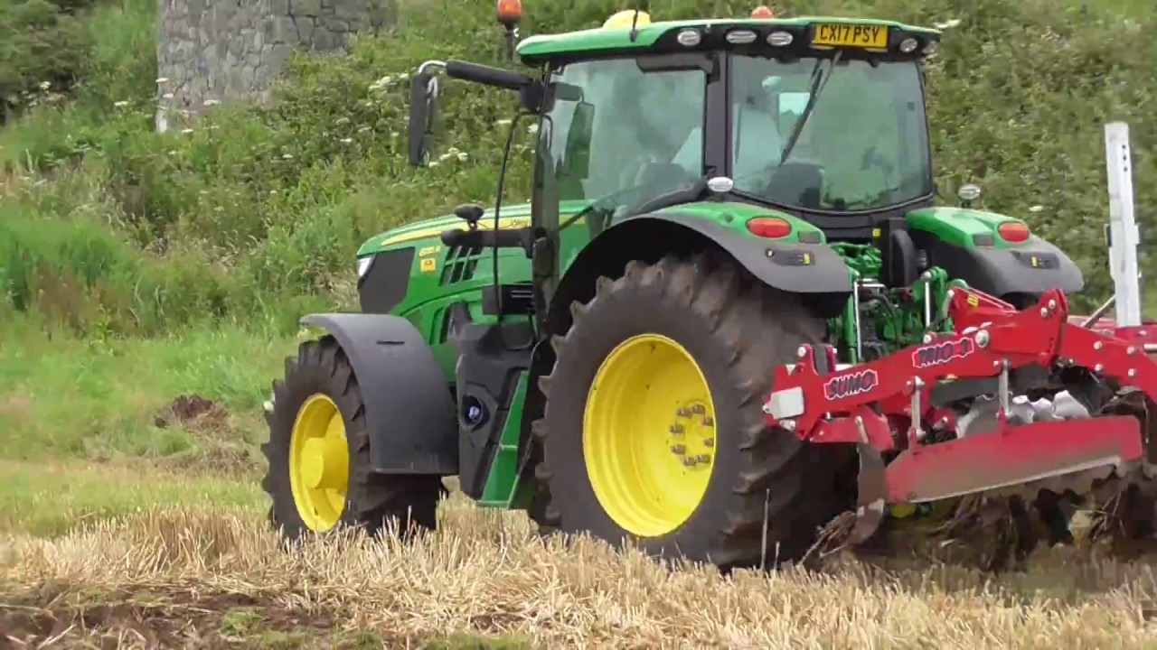 John Deere  6155R pulling a Sumo Trio 3