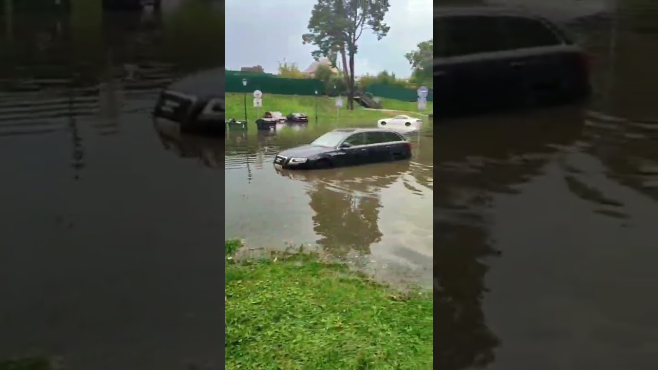 #carsunderwater#flooddamage#roadclosed#submerged#carrescue