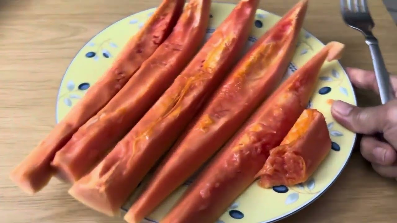 Mag snack tayo ng sweet papaya 