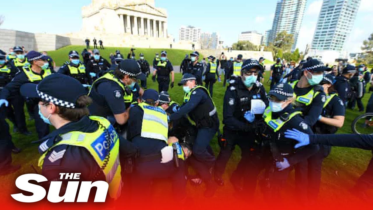 Anti-lockdown protesters clash with police & stop traffic in Melbourne