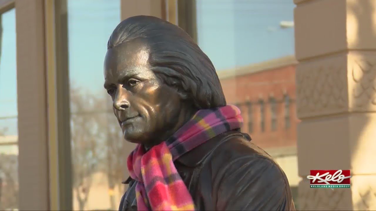 Presidents statues in Rapid City provide warm clothing for those who need it