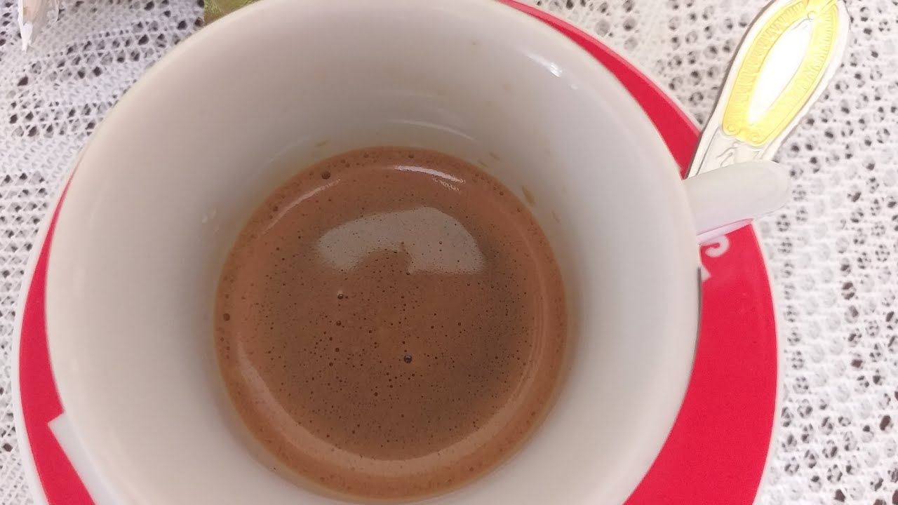 Caffè Napoletano fatto con la moka ma tanta schiuma come un espresso