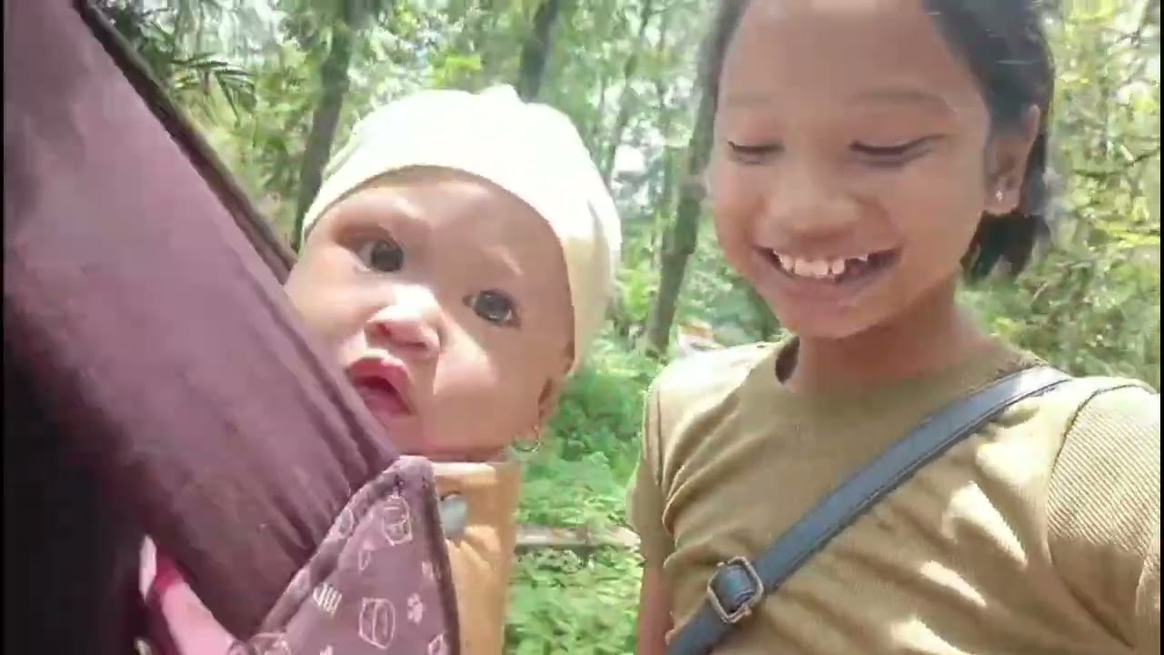 KEBERSAMAAN KELUARGA DI KEBUN RAYA EKA KARYA BEDUGUL BALI
