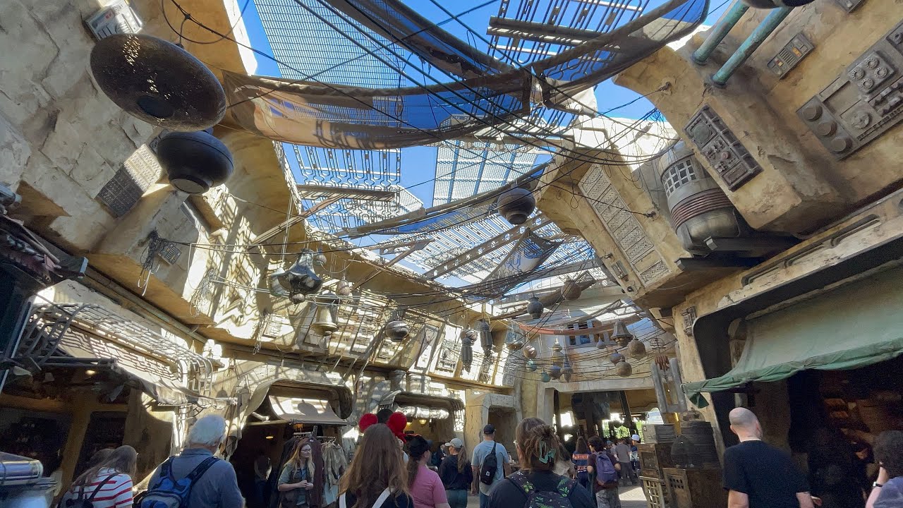 🇺🇸 Star Wars Galaxy’s Edge | Disneyland Park Walking Tour [4K 60fps]