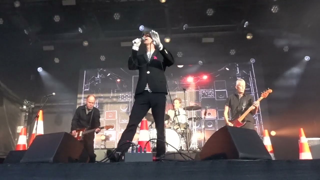 bob hund - intro / Jonnie - Helsinki, Finland 2025