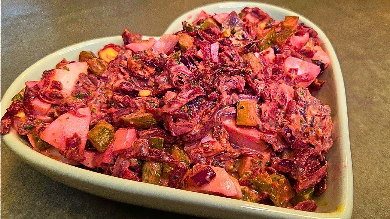 «Этот салат съедают за 5 минут! Свёкла + яйца + огурцы = бомба 🔥»