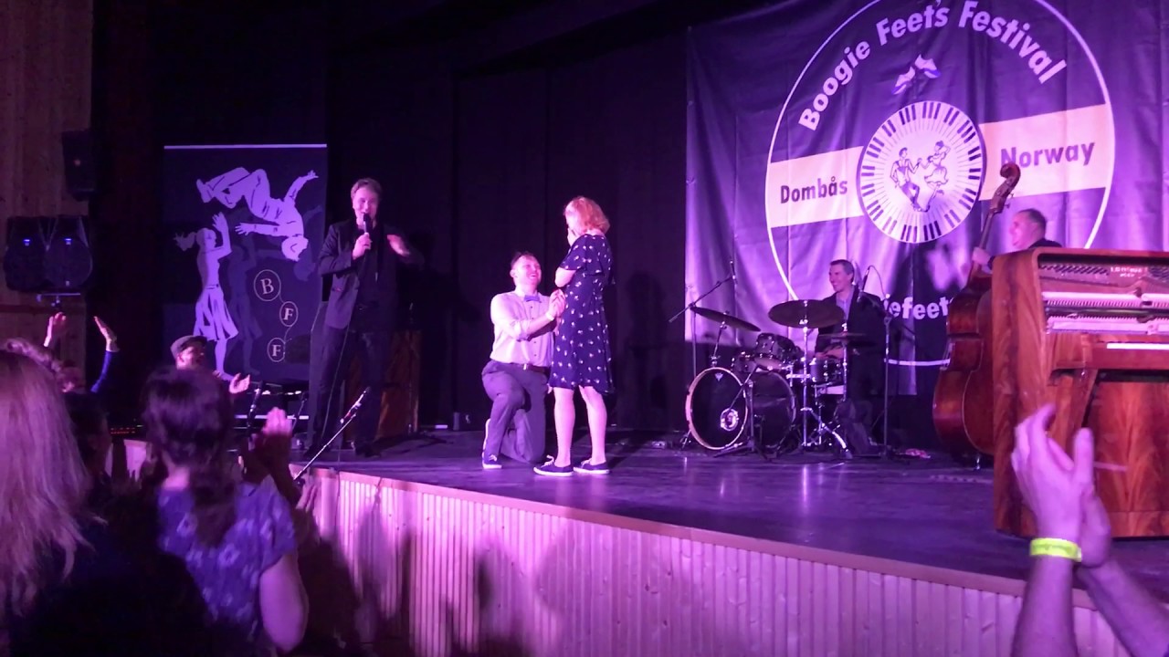 Wedding proposal during a dancing contest ❤️️