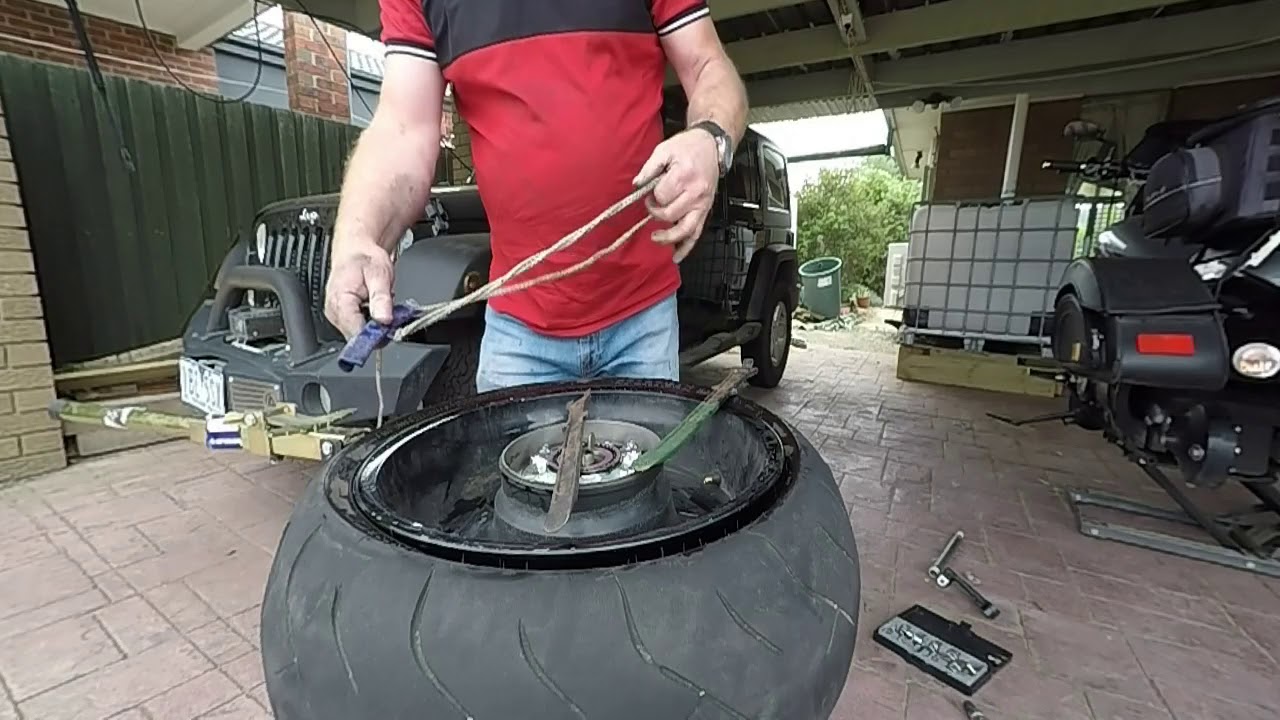 Fitting Metzler M888 on a Boulevard M109R