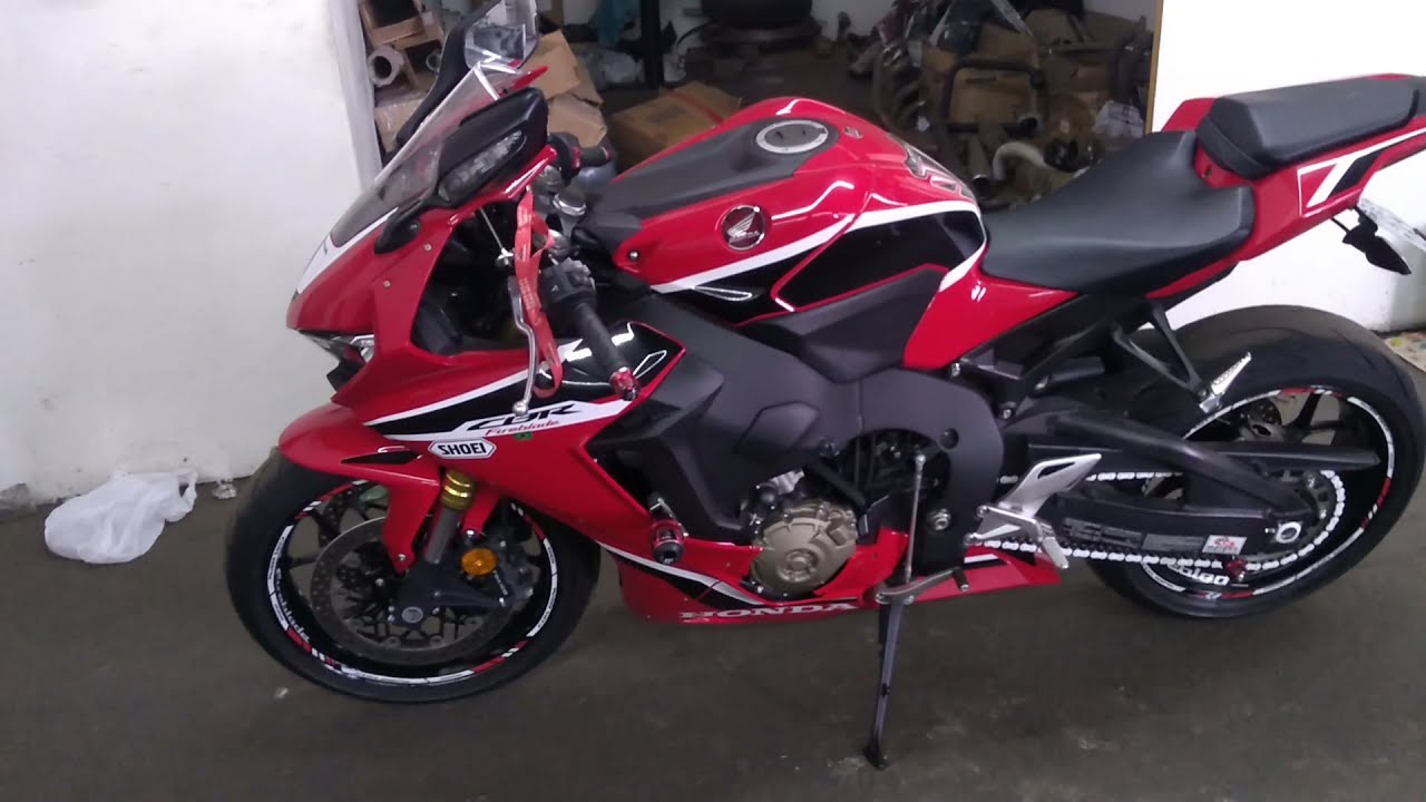 CBR 1000 Fireblade 2018, Ronco e detalhes da moto