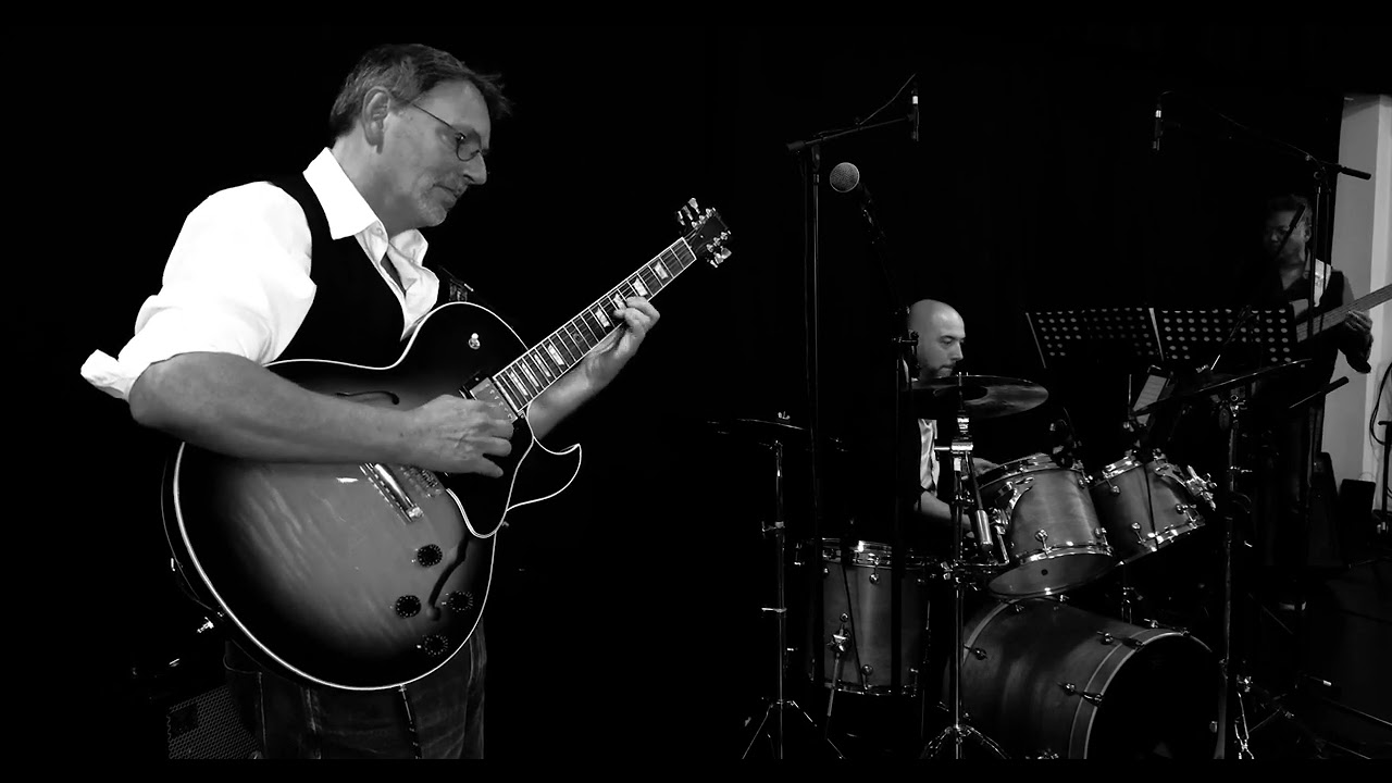 Une Belle Histoire | Van Bemmel Kwartet | Instrumental Easy Listening Song | Live