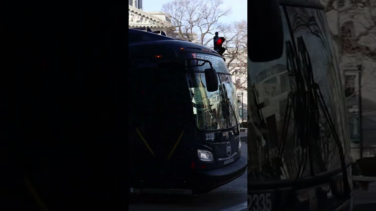 Busfanning in Madison WI - BRT Route A In front of the Capitol [Week 3 Day 6] #busfanning
