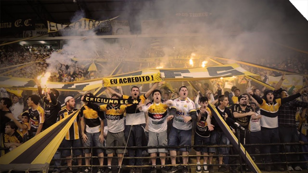 TORCIDA DO CRICIÚMA PARALISA JOGO DANDO SHOW