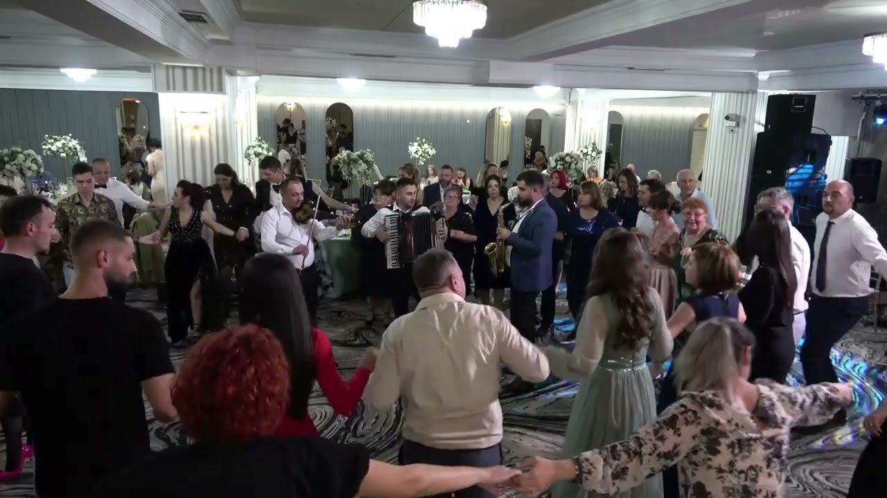 Imperial Band si Laura Cosmescu-Colaj hore de joc 2025