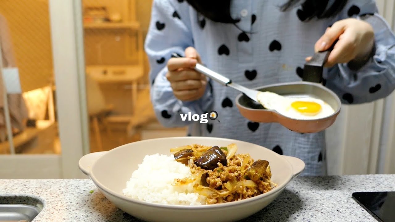 vlog | 마트에서 장보고 도시락싸서 🍱 작업실가기, 사과잼만들고 가지덮밥 만들어먹으며 보냈던 일상