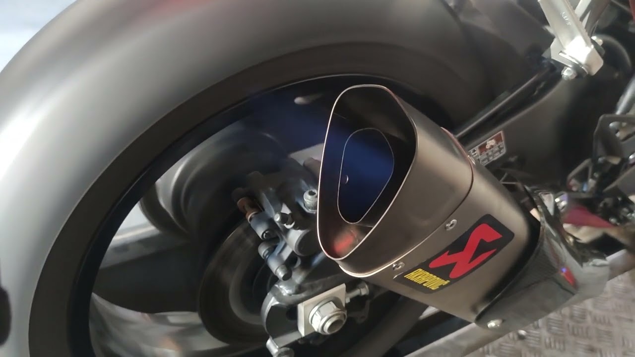 Yamaha R1 2018 decel popping
