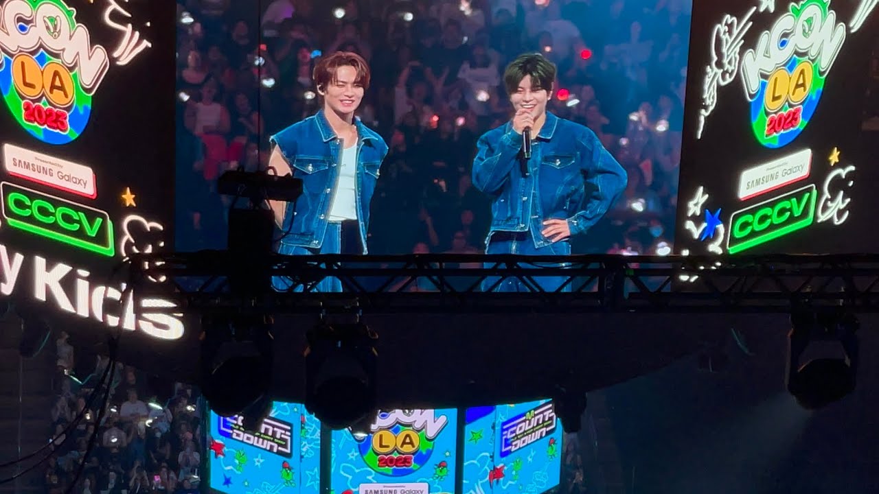 KCON LA 2023 DAY 3 - STRAY KIDS PLAY CCCV GAME WITH FANS