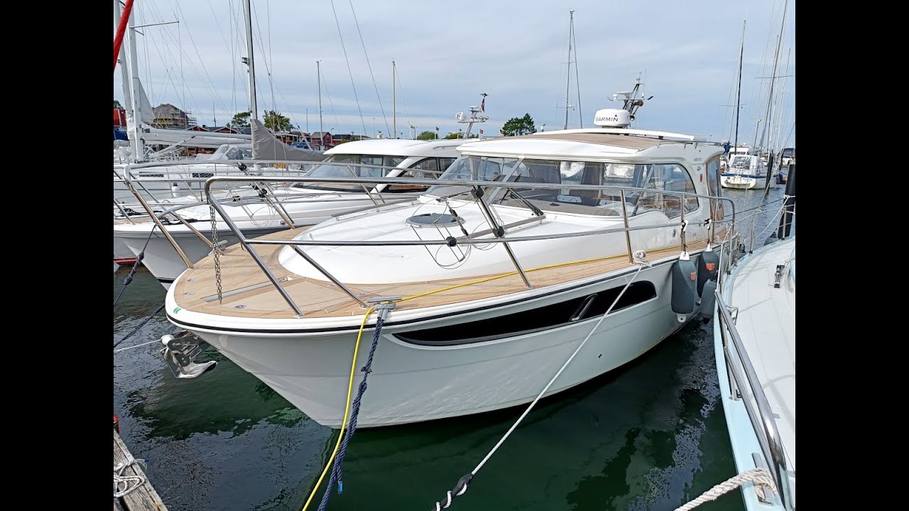 Marex 310 Sun Cruiser with low hours in like new condition for sale in Sweden