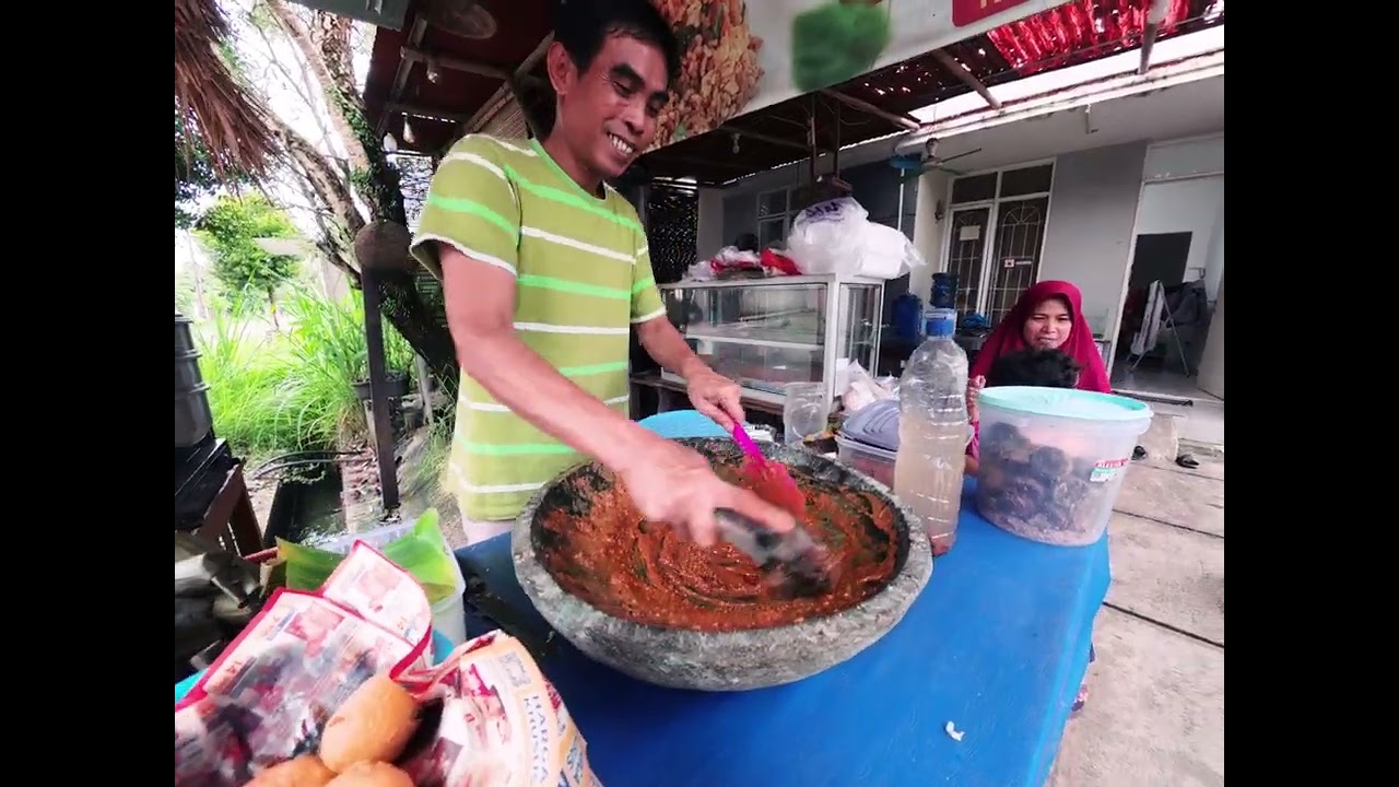 Making gado-gado