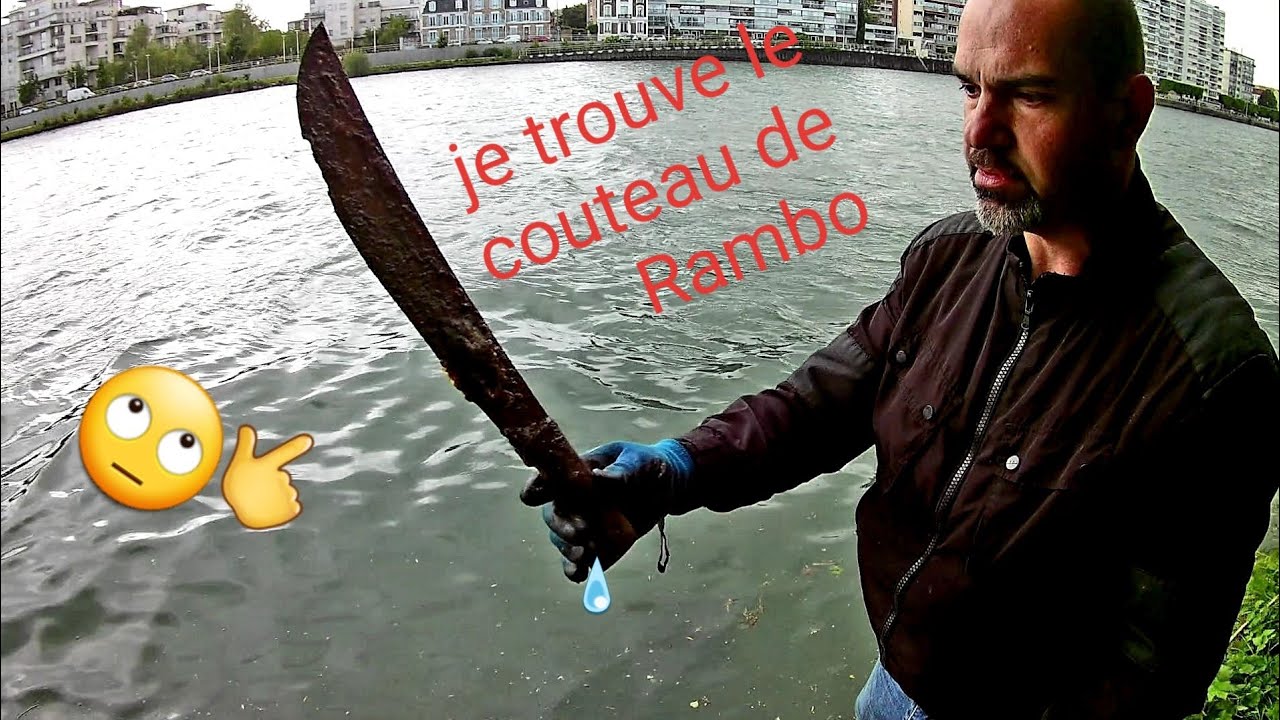 JE REMONTE  LE COUTEAU  DE  RAMBO