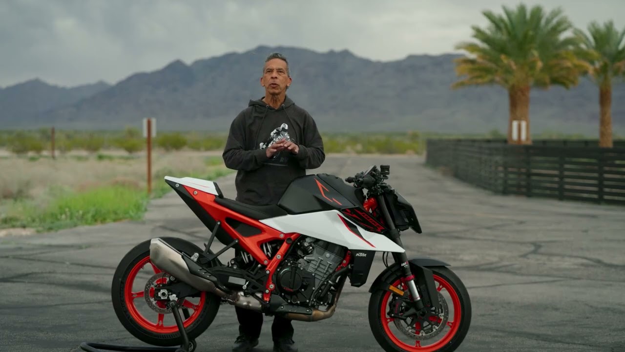2026 KTM 990 Duke R First Review