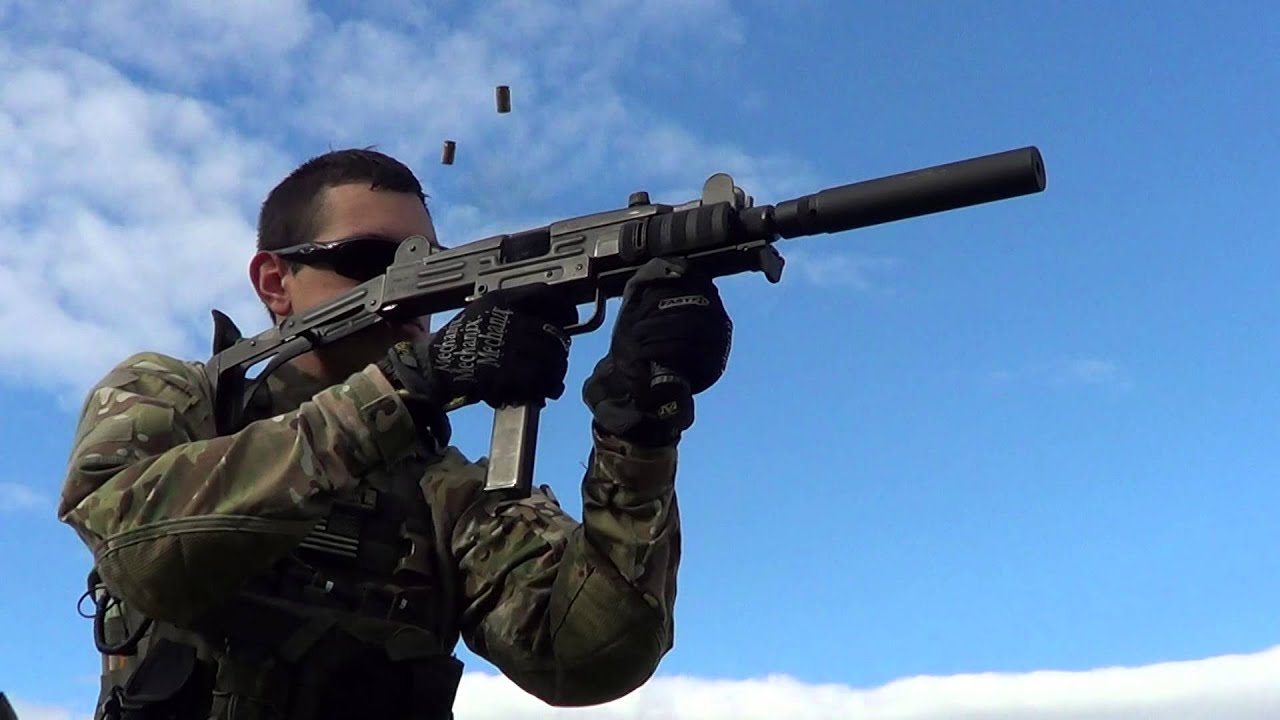 Silenced 9mm Uzi  Full Auto Mag Dump