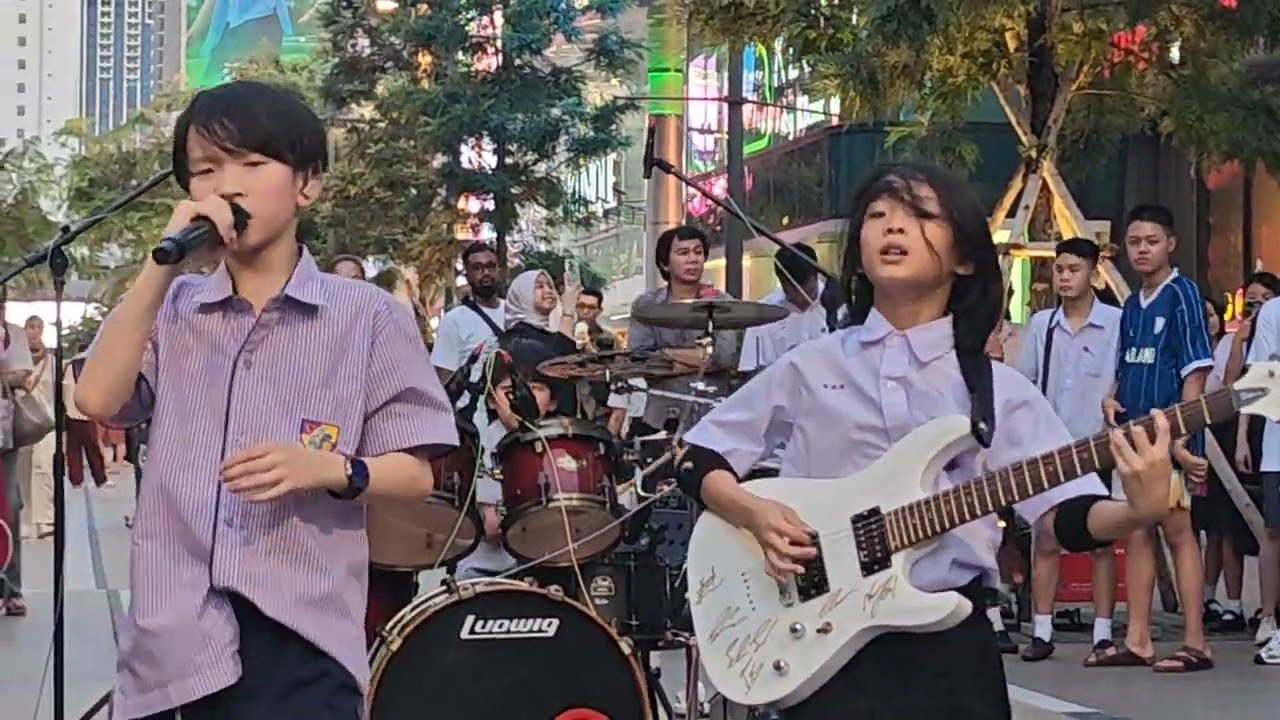 เรือเล็กควรออกจากฝั่ง @ Siam square, cover by #วงไม่มีชื่อ