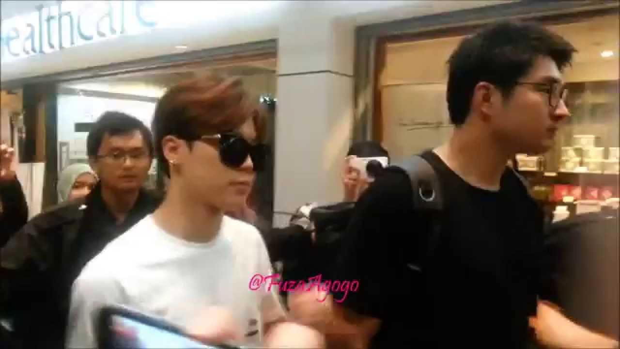 150606 BTS Jimin (지민) Flips Hair - depart to Incheon
