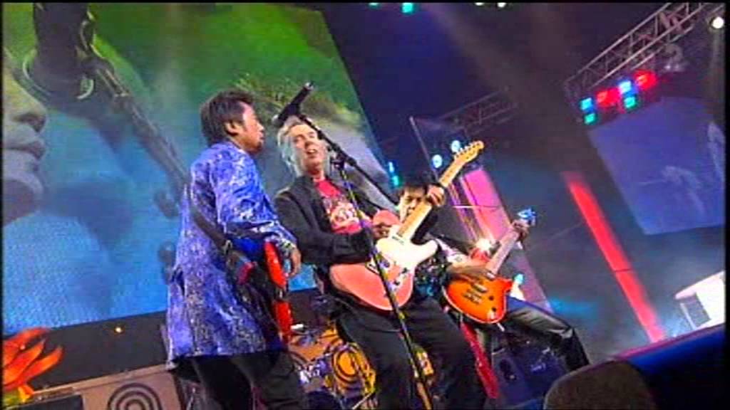 Hush - 'Glad All Over' (Live at the 2006 Countdown Spectacular)