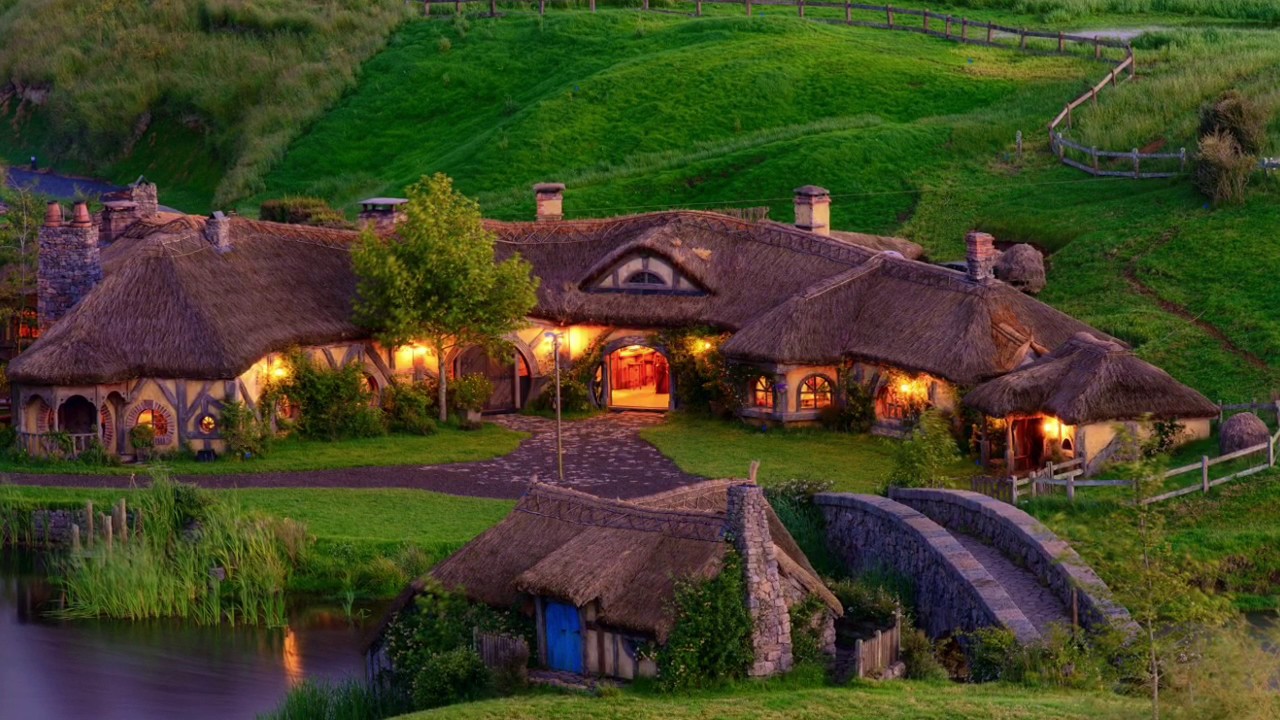 Hobbiton – the Real Hobbit Village in Matamata, New Zealand
