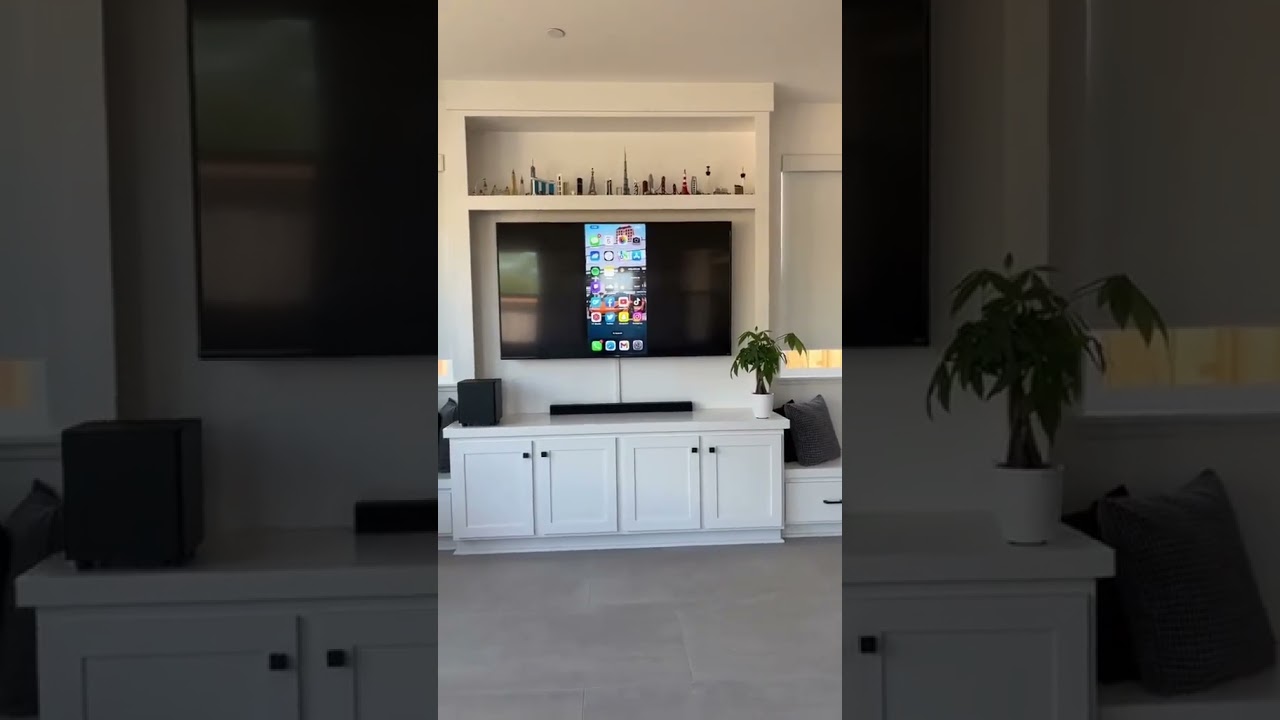 Экран дублирует телефон моей девушки.. 🤣