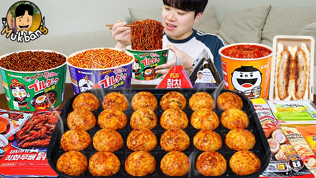 ASMR MUKBANG небольшой магазин, острый рамэн, хот-доги, кимбап, ттеокбокки !! Корейский магазин