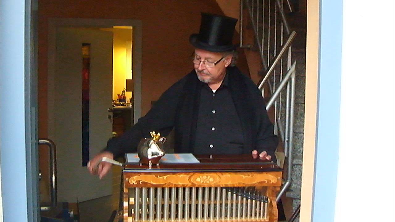 Zirkus Renz Galopp, gespielt auf einer Hofbauer Harmonipan 37/70.