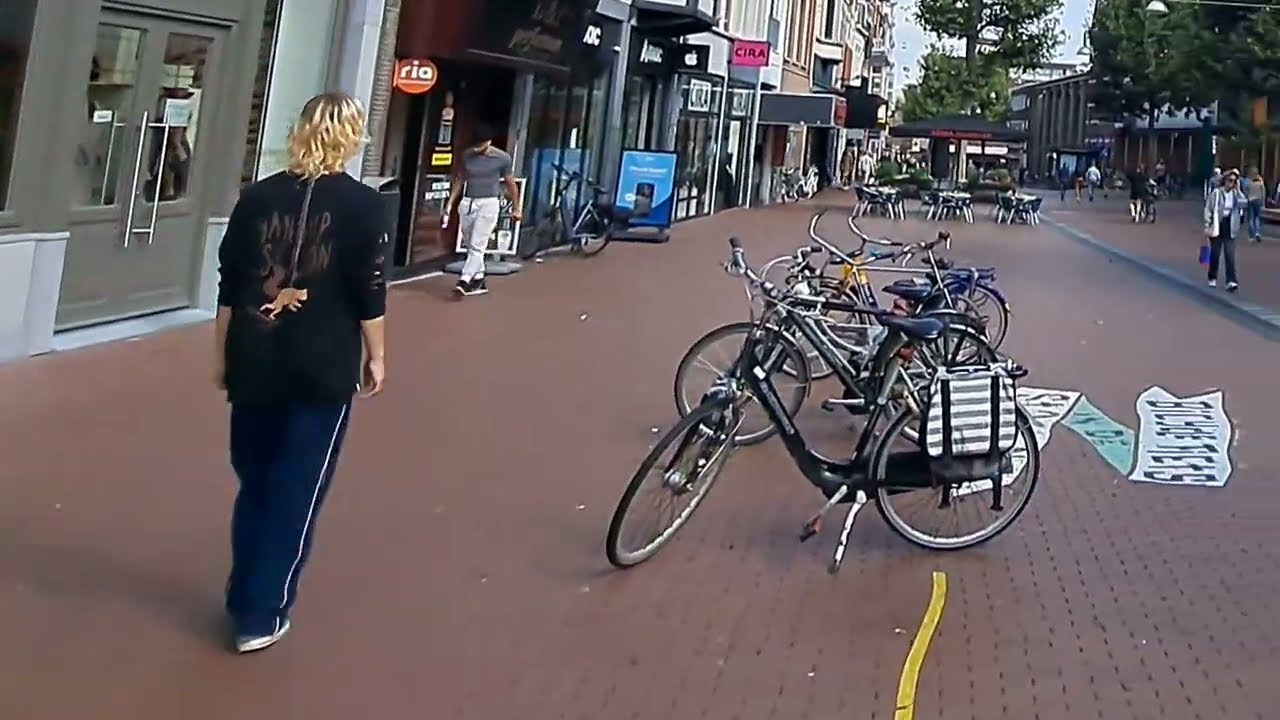 Window Shopping. Nijmegen. Netherland. (1)
