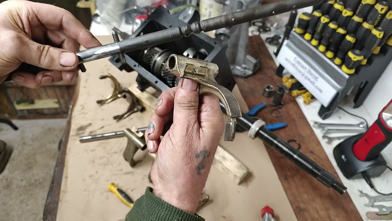 Mg Midget 1500 Selector Forks how to check for wear. part 13.