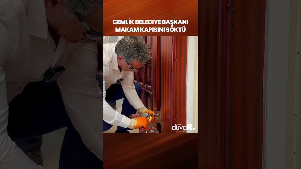 Gemlik Belediye Başkanı Şükrü Deviren, makam kapısını söktü