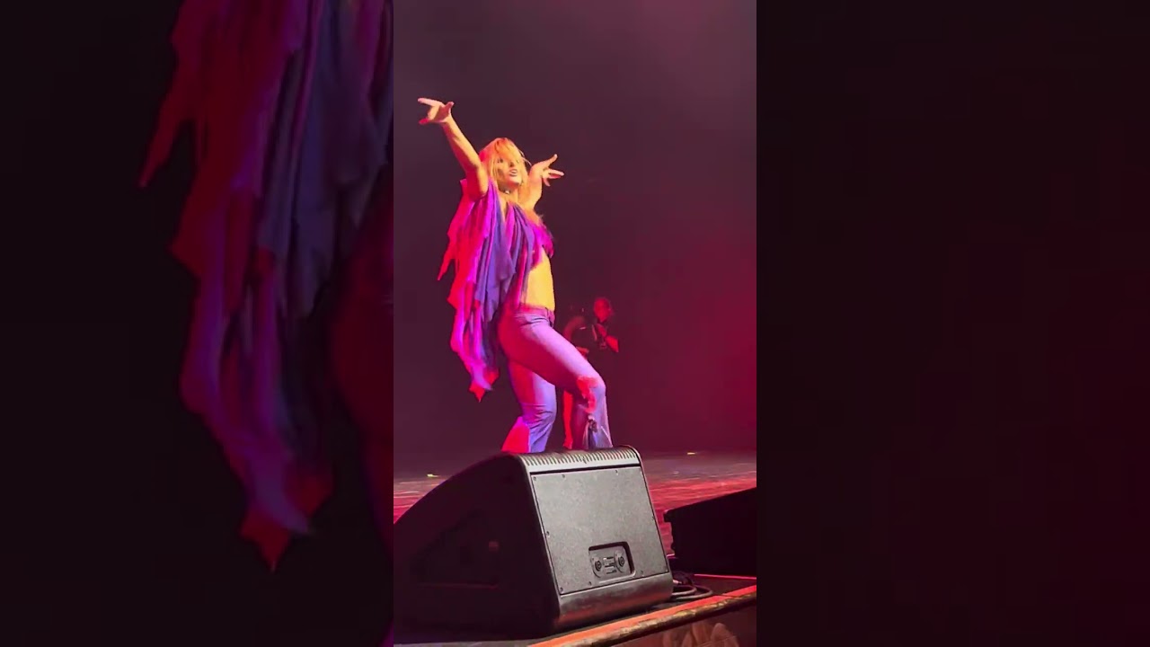 House of Blues iconic Britney Spears Slave 4 U tribute ft @BritneyOneMoreTime #britneyimpersonator