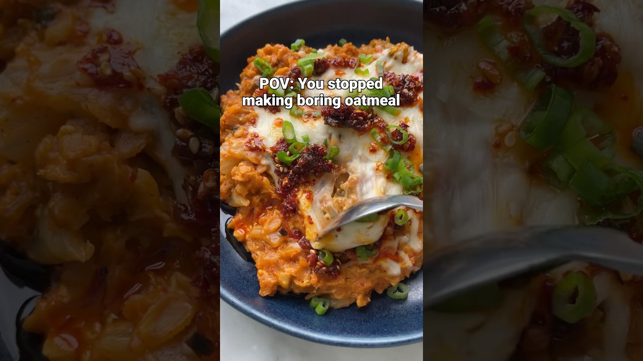 This cheesy, savory, spicy spin on oatmeal will make you rethink breakfast #breakfastideas  #oatmeal