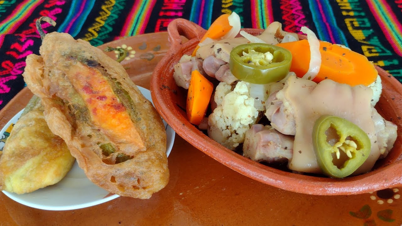 Manitas de puerco a la vinagreta y Chiles rellenos para botana | Con Sabor a Guerrero