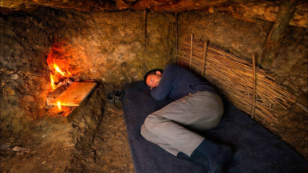 Secret Underground shelter with Tree Stump, Building a hidden dugout Bushcraft, survival