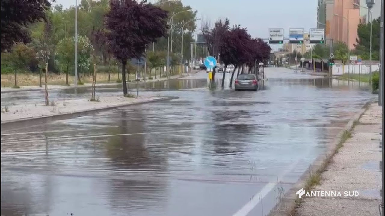 01 Giugno 2023   Taranto   Violento nubifragio, danni e disagi a Paolo VI