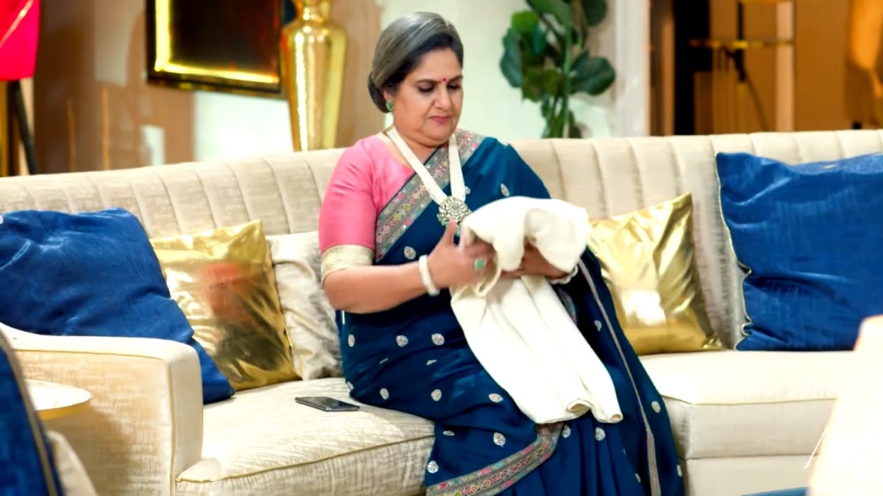 TUMM SE TUMM TAK | अनु के घर में मिला आर्यवर्धन का स्वेटर, गायत्री देवी हुई हैरान!