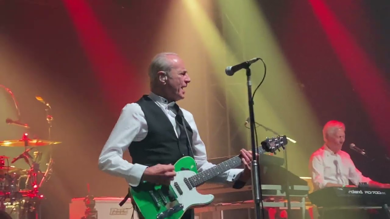 Status Quo - Intro - Caroline - Veenhoop 29-07-2022 LIVE