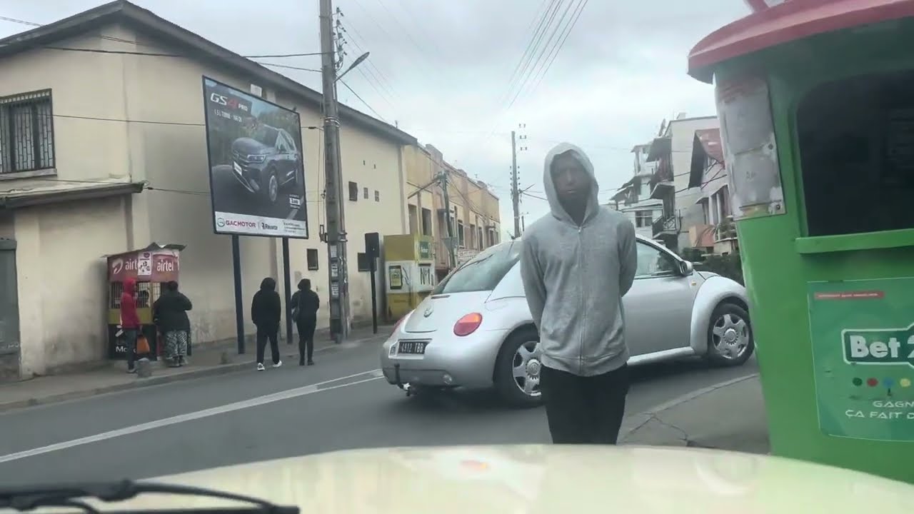 Sunday morning Taxi ride in Antananarivo Madagascar 🇲🇬