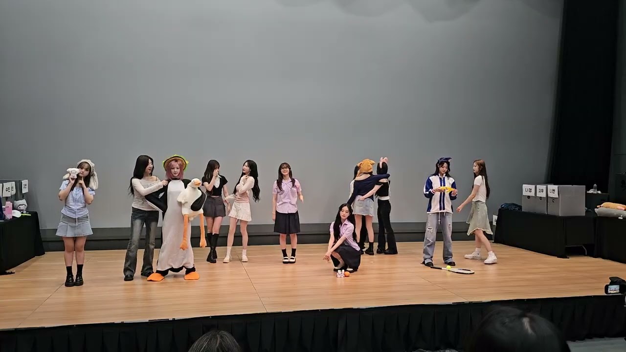 250810 tripleS 트리플에스 簽售會- photo time 2/2