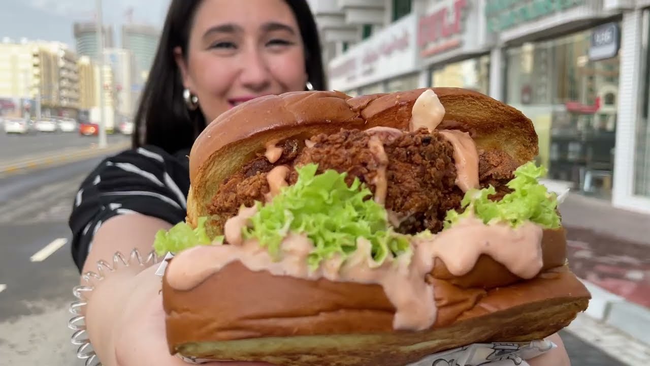 جربنا أغرب سندويشات بمطاعم في ابو ظبي- ردة فعلنا 😳