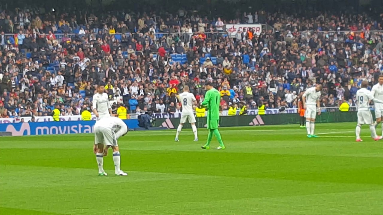 El Bernabeu canta a capela Hala Madrid Y nada Mas